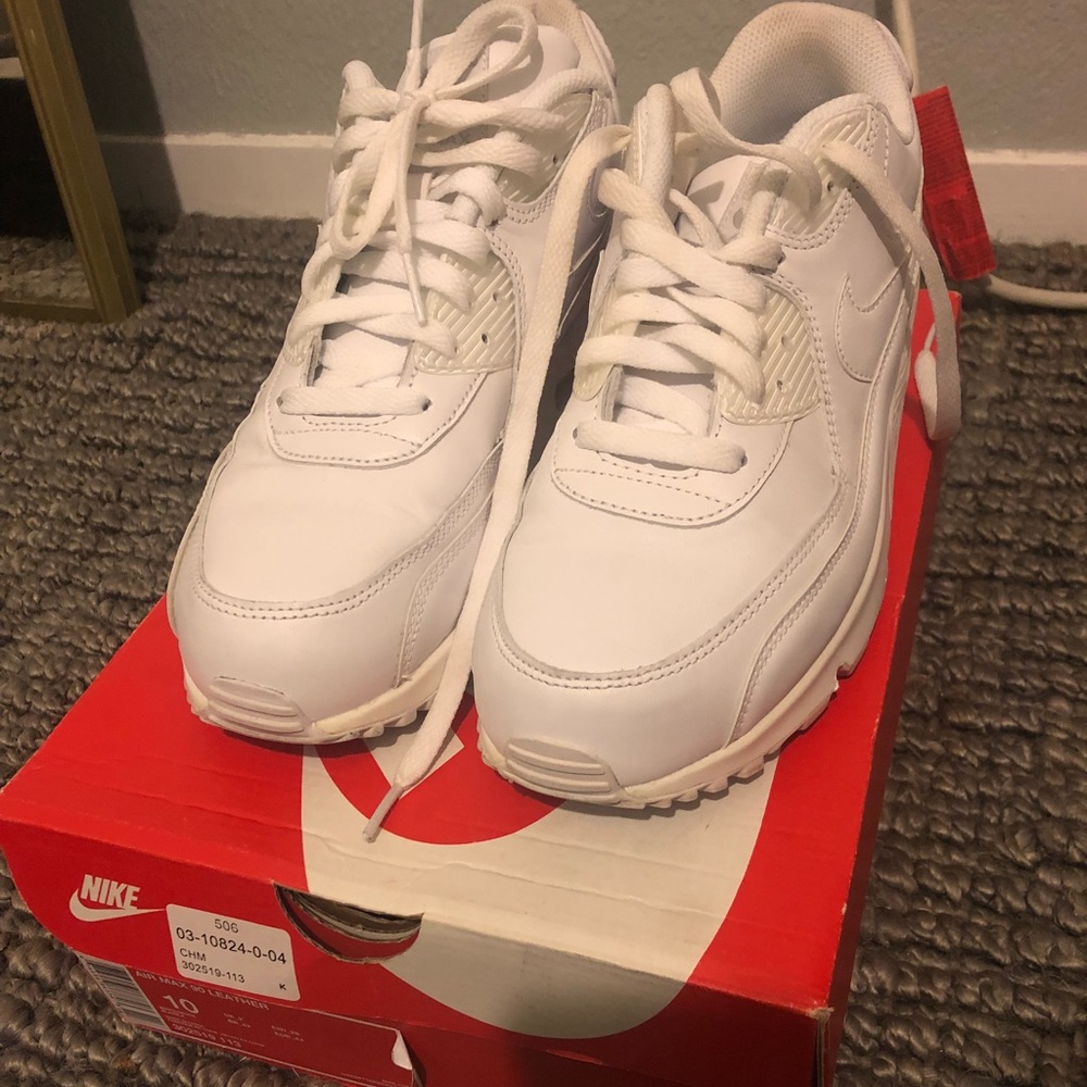 A m 90 white sz 10 with box